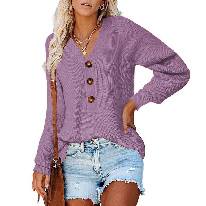 Knitted Charm – Le Pull Col V Boutonné