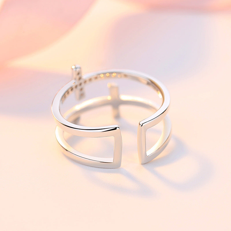 Doble Cruz – Elegancia minimalista con un doble símbolo