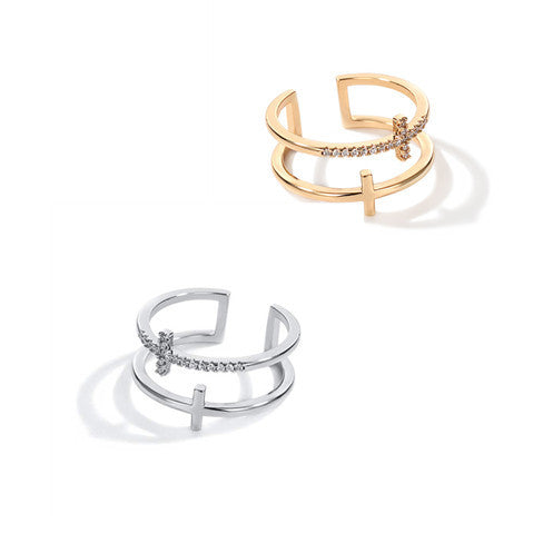 Doble Cruz – Elegancia minimalista con un doble símbolo