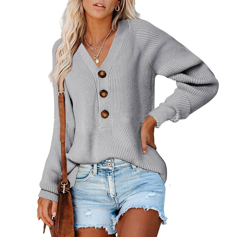 Knitted Charm – Le Pull Col V Boutonné