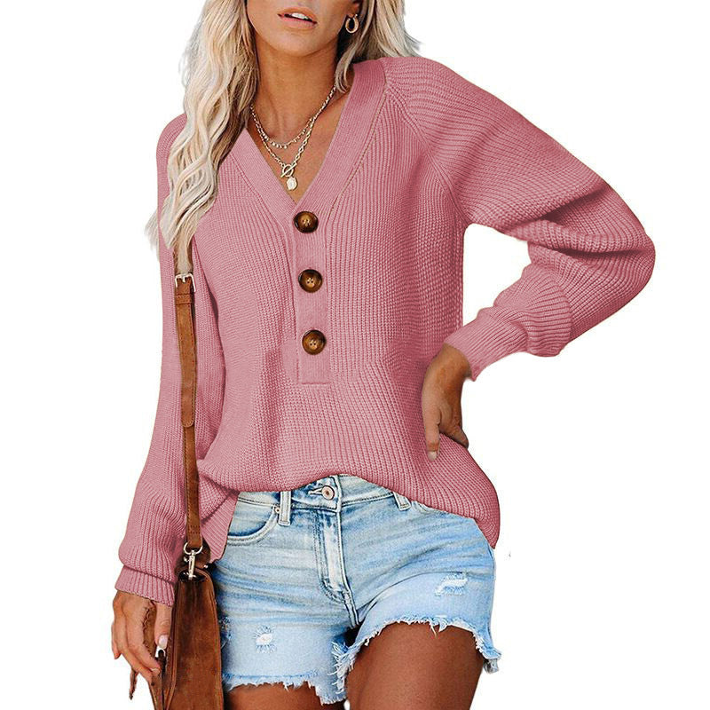 Knitted Charm – Le Pull Col V Boutonné